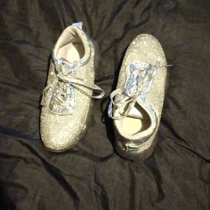 Sneakers  Size 10